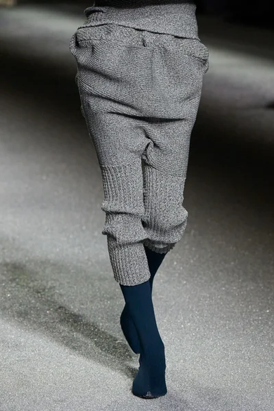 Look 18